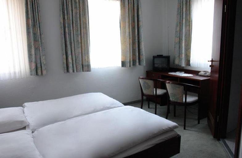 Hotel Filoxenia Stuttgart Room photo