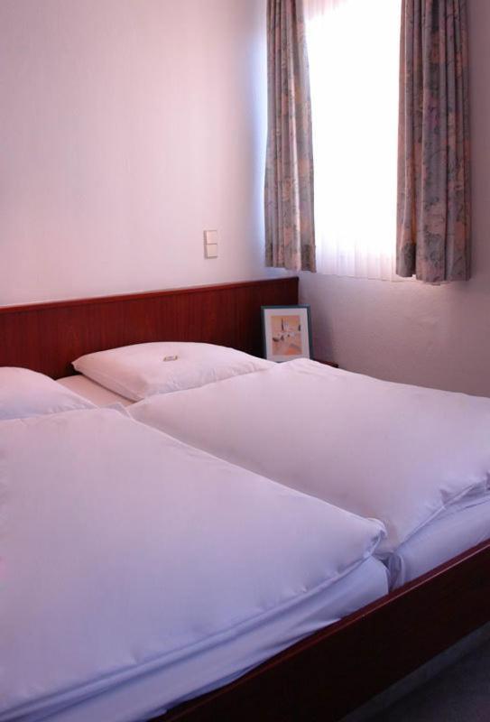 Hotel Filoxenia Stuttgart Exterior photo