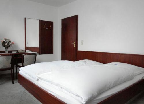 Hotel Filoxenia Stuttgart Exterior photo